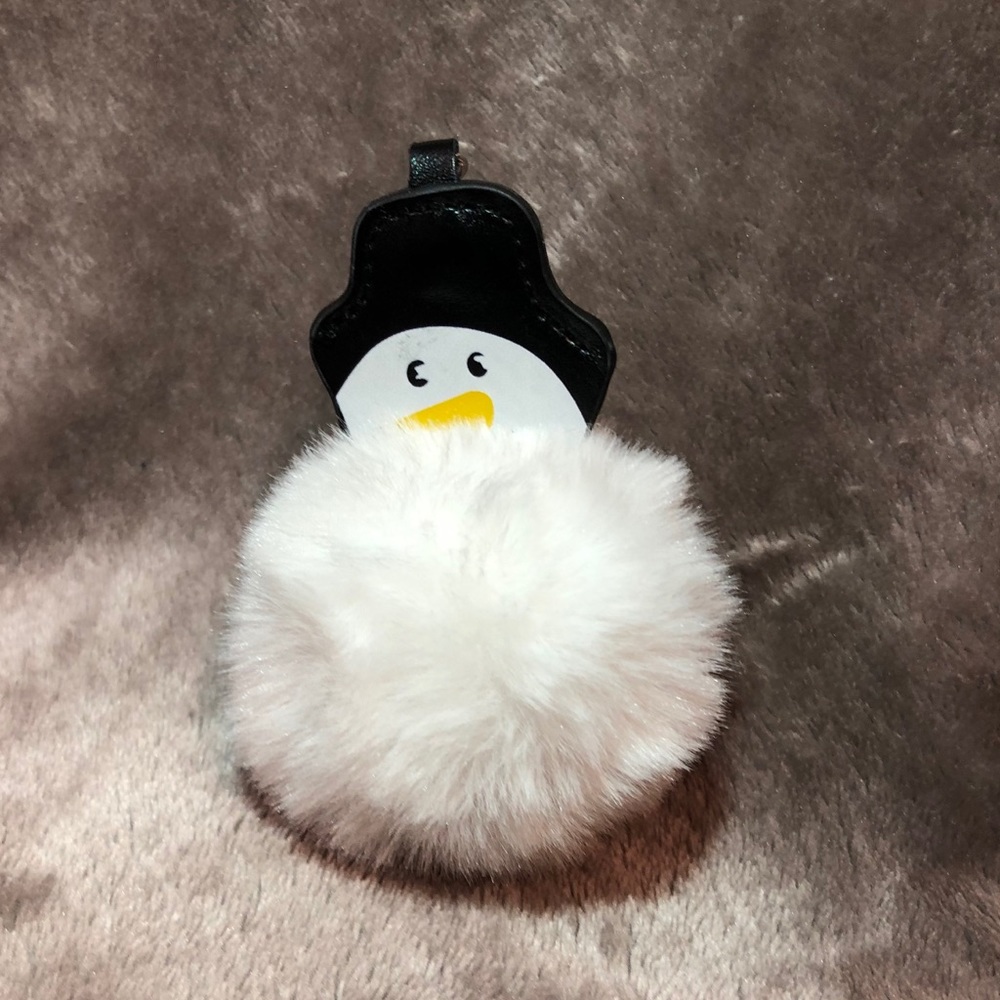 Sweet lil snowman used as keychain or clasp latch